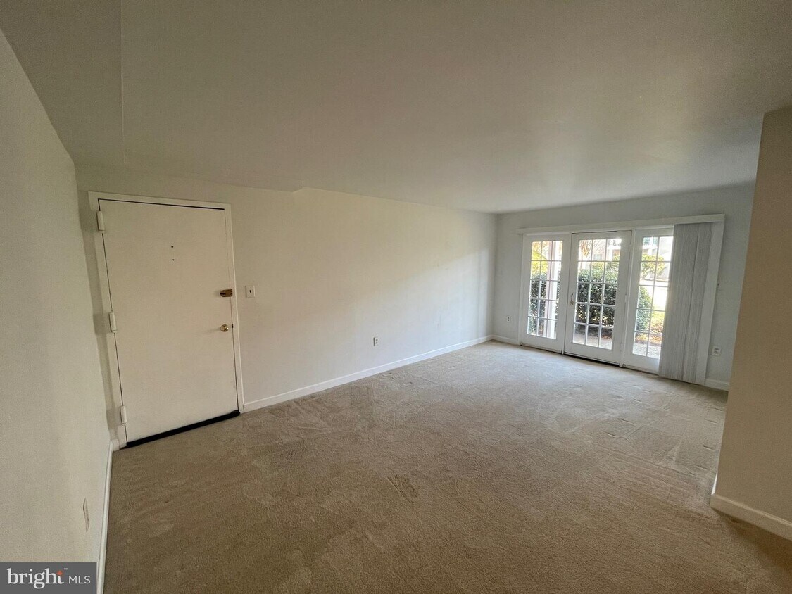 9493 Fairfax Blvd Unit 103, Fairfax, VA 22031 Room for Rent in