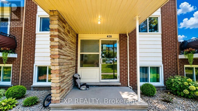Building Photo - 428 Barrie Pl
