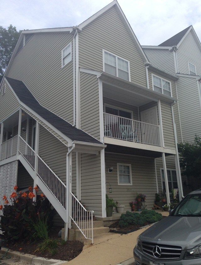 Primary Photo - 542 McManus Way