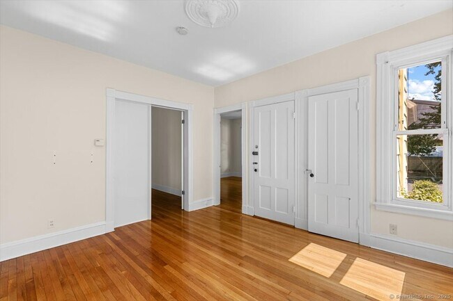 Foto del edificio - 56 Mansfield St