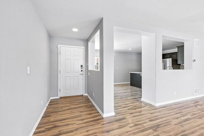 Building Photo - 1446 S Ensenada St