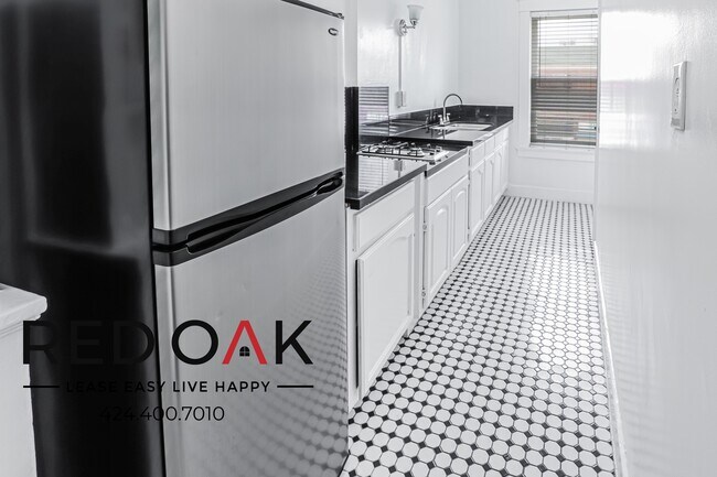 Building Photo - MOVE IN SPECIAL! Charming Remodeled Studio...