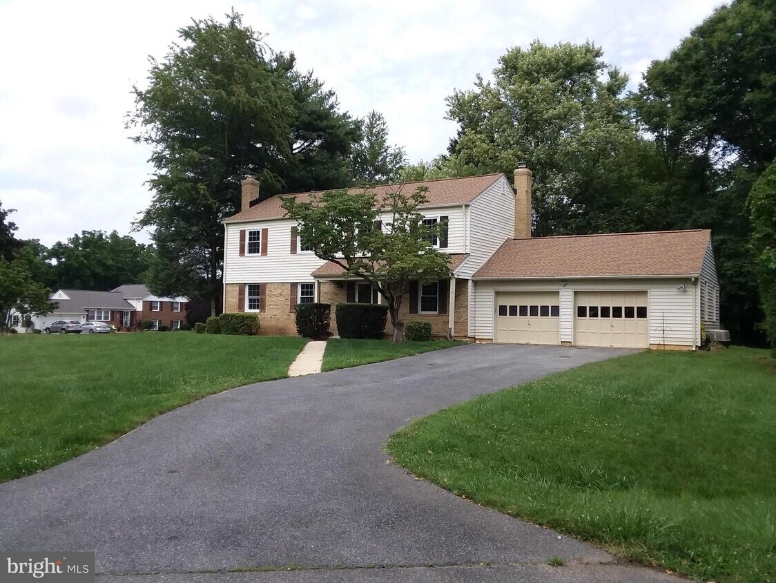 Foto principal - 7319 Righters Mill Rd