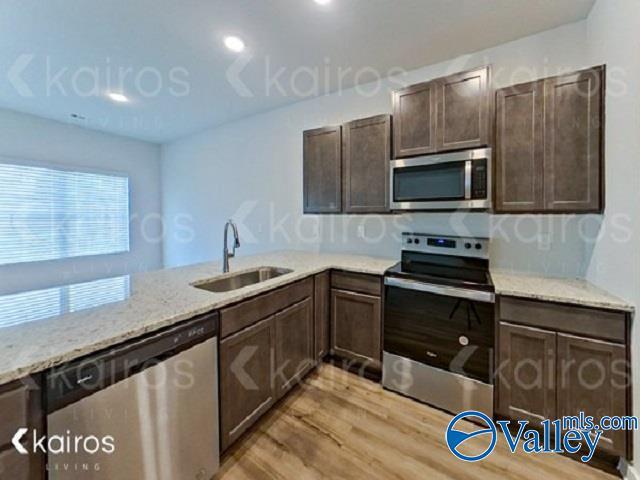 Foto del edificio - 6411 Upchurch Dr