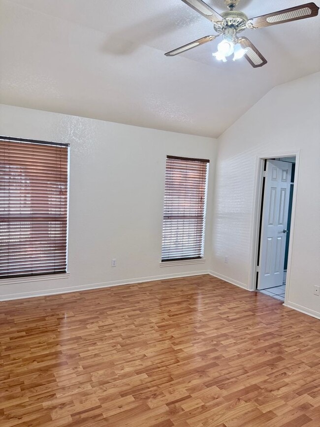 Building Photo - 4307 Derik Dr