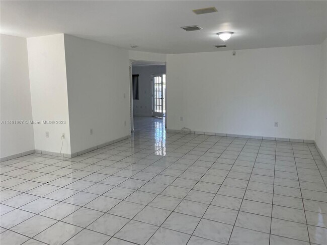 Building Photo - 222 NW 48th Ct