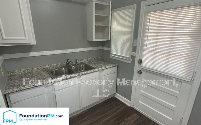 Building Photo - 3019 Gulf Ave