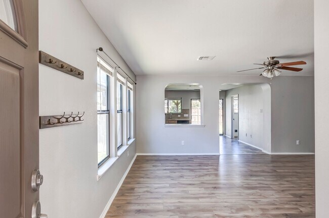 Foto del edificio - 8510 Starview St