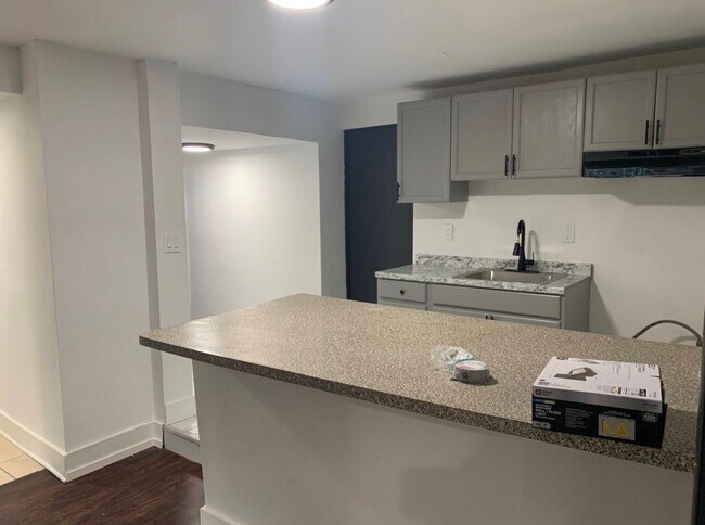 Foto del edificio - 784 Clinton Ave