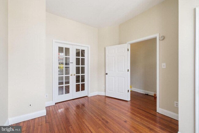 Foto del edificio - 720 Gresham Pl NW