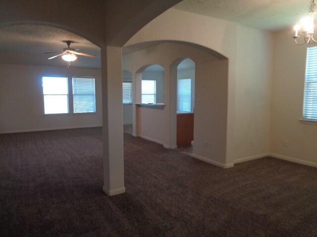 Foto del edificio - 15146 Diamond Way