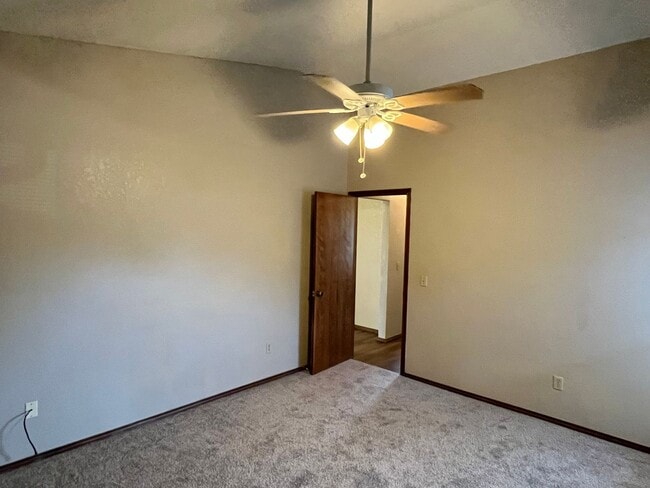 Building Photo - Cozy 3-Bed 2-Bath in Edmond