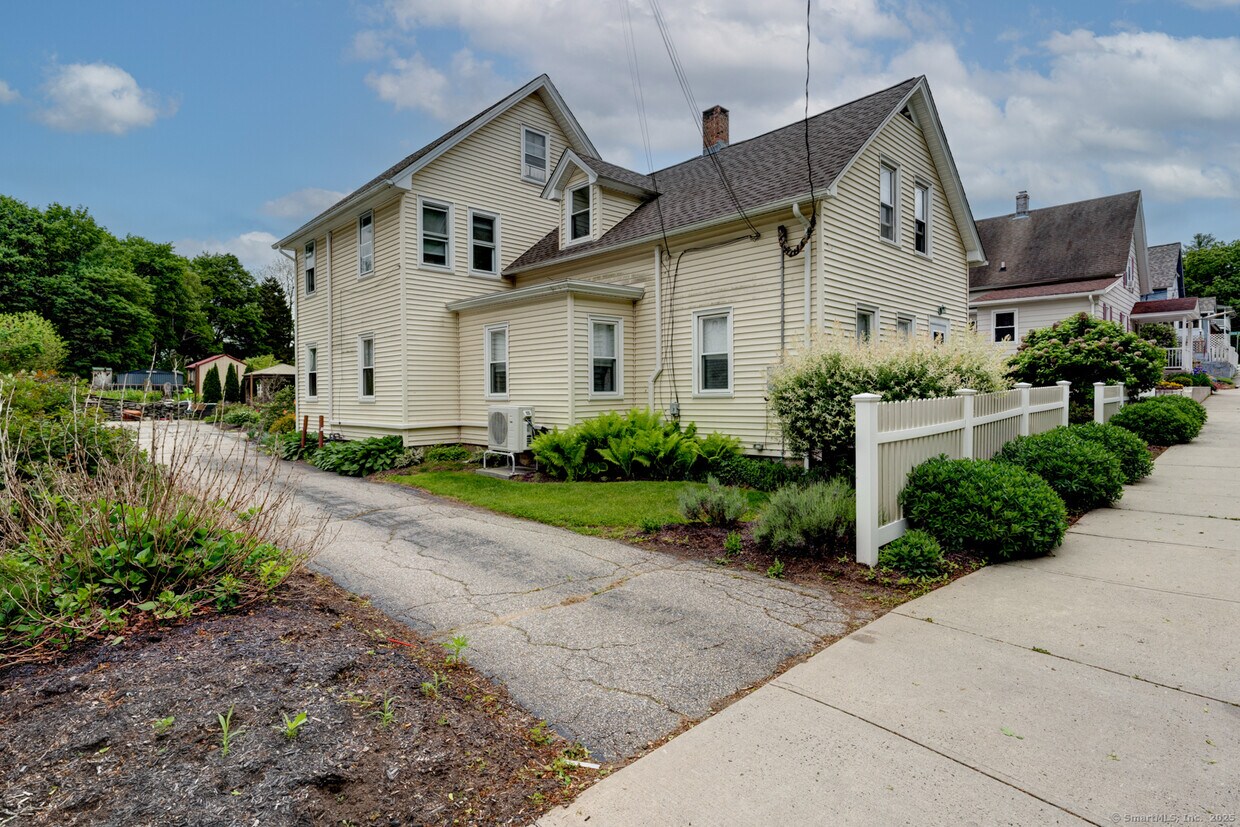 Foto principal - 58 Lebanon Ave