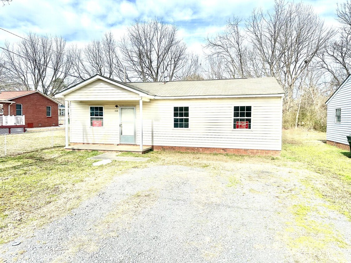 Primary Photo - 1126 Booker St