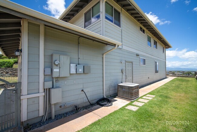 Building Photo - 5 BD/3 BA Home in Kahiwelo At Makakilo wit...