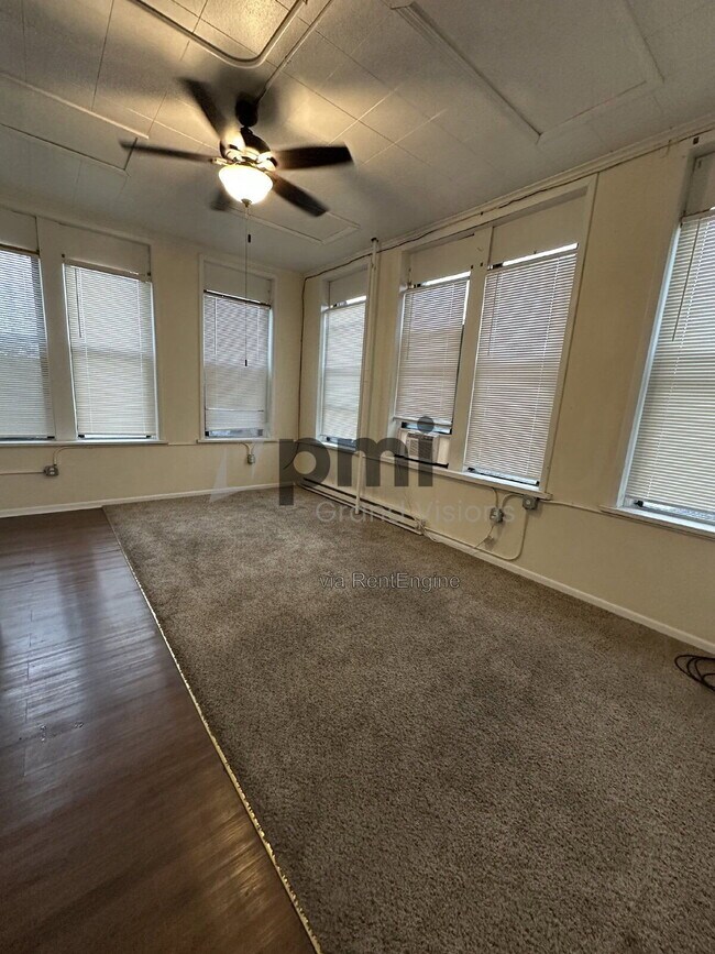 Foto del edificio - 601 1/2 Monroe Avenue