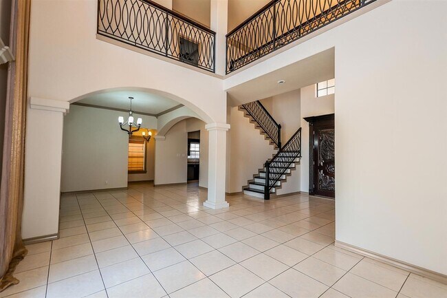 Building Photo - 305 Lake Clark Ct