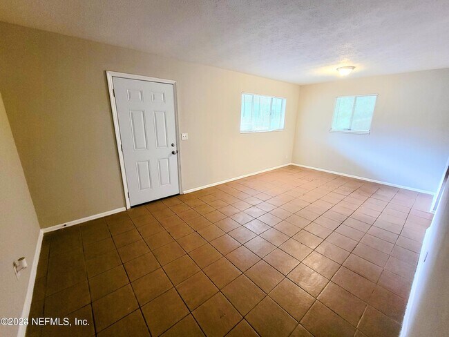 Foto del edificio - 2243 Looking Glass Ln