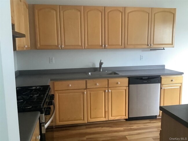 Foto del edificio - 814 Birchwood Park Dr