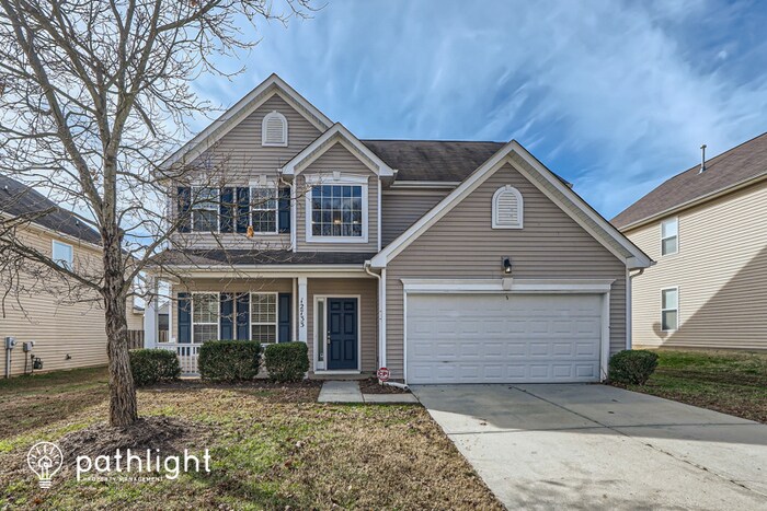 Primary Photo - 12733 Oakton Hunt Dr, Charlotte, NC, 28262