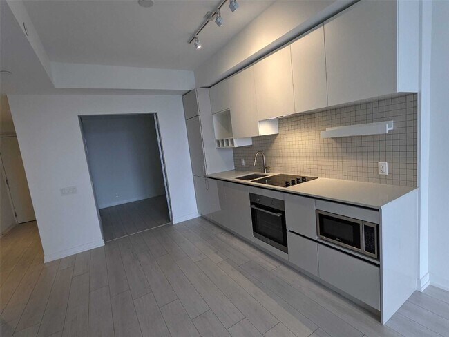 Photo du bâtiment - 950 Portage Pkwy