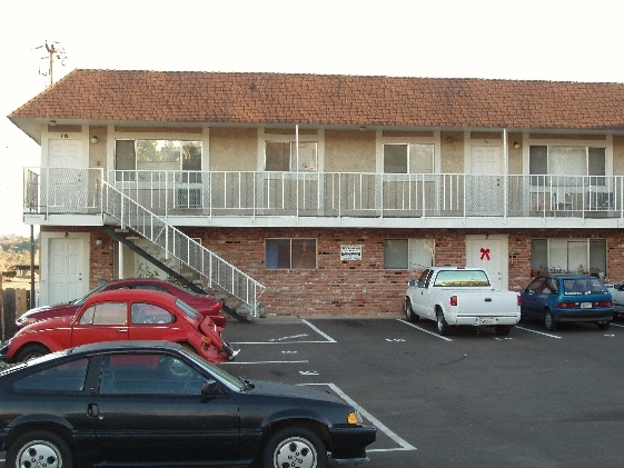 Building Photo - Wood Oak Apartments