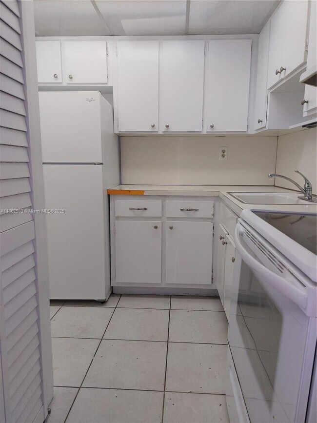 Foto del edificio - 5801 NE 18th Ave