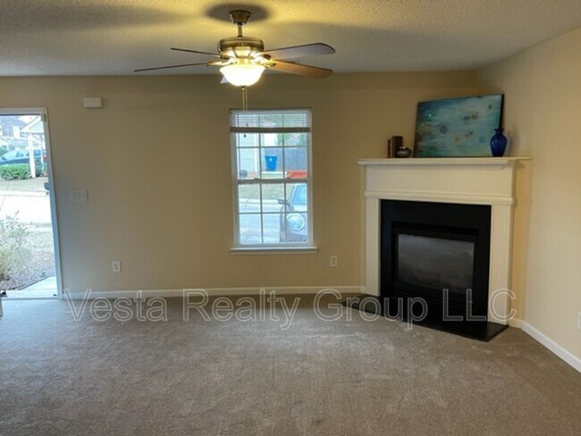 Building Photo - 207 London Dr