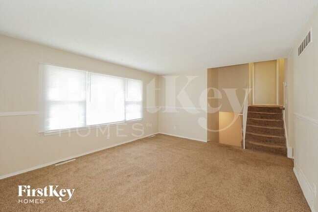 Foto del edificio - 8009 E 92nd St