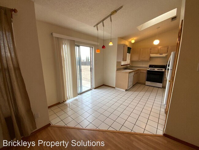 3 br, 2 bath House - 1942 Avondale Pl. NW photo'