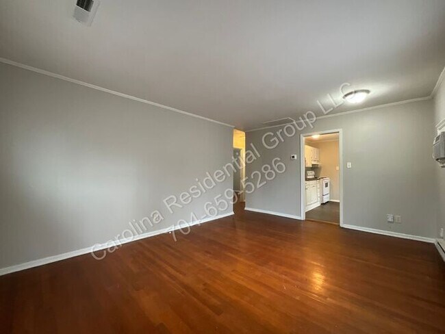 Foto del edificio - 1742 Academy St