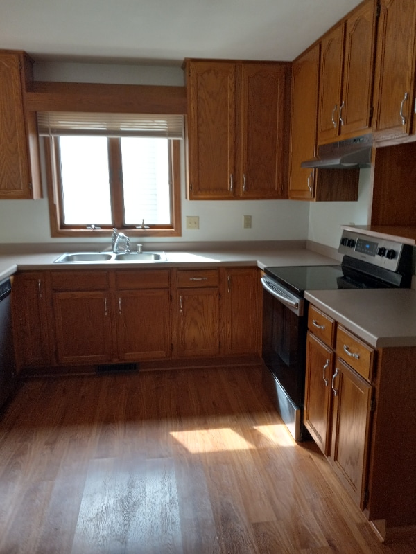 Building Photo - 1675 Delta Dr