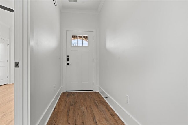 Building Photo - 501 W Cheves St