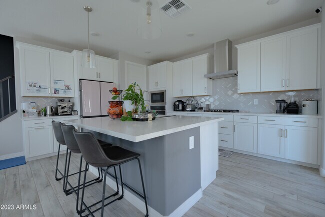 Building Photo - 10013 E Trent Ave