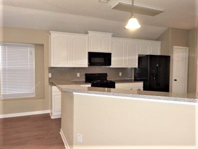 Building Photo - 985 Arbor Way