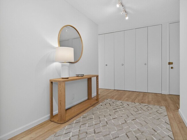 Foto del edificio - 65 E India Row