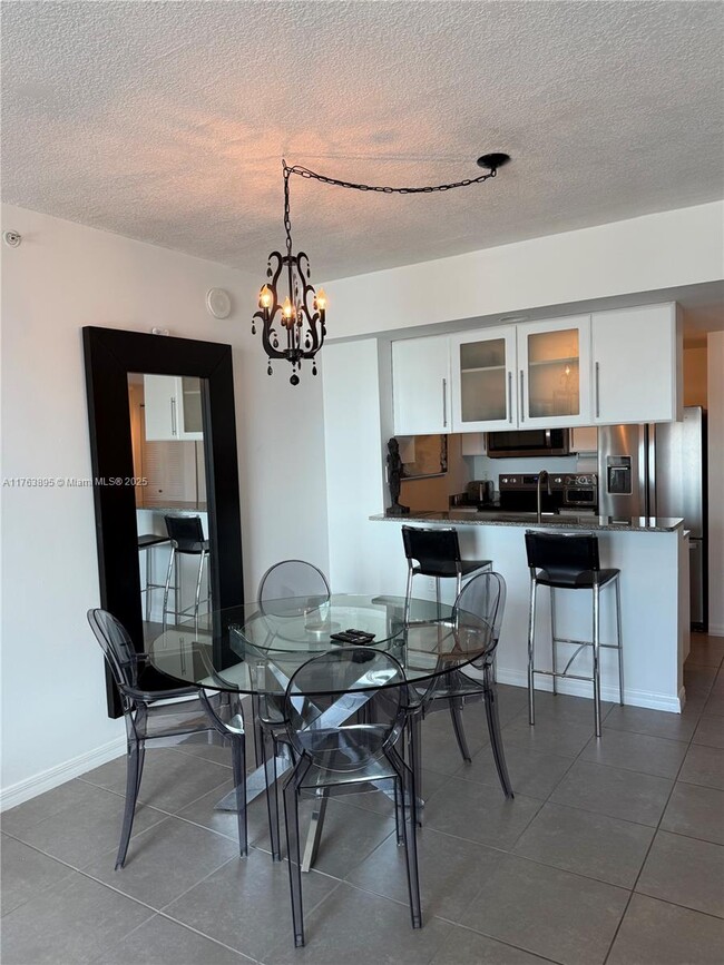 Foto del edificio - 275 NE 18th St