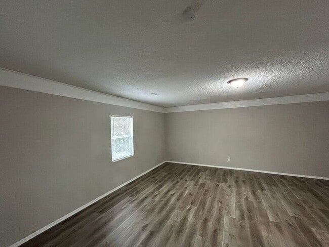 Building Photo - 1510 Ticonderoga Dr