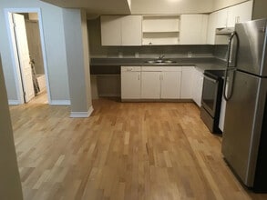 Building Photo - 9 Panda Ln