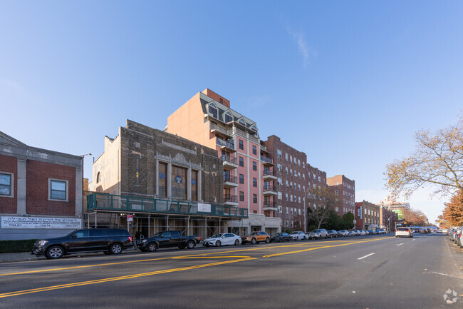 Building Photo - 2590 Ocean Ave