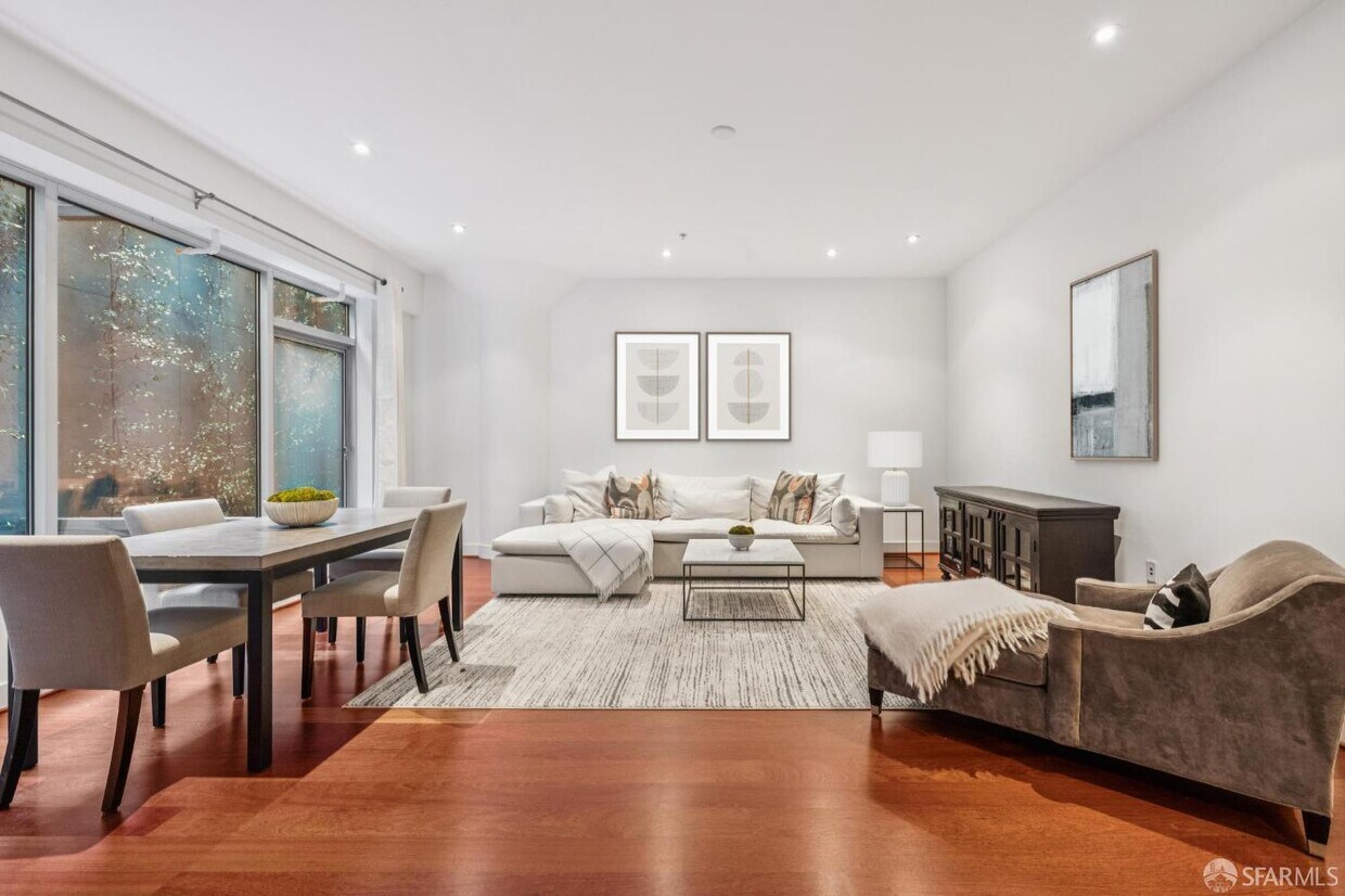 Foto principal - 733 Front St