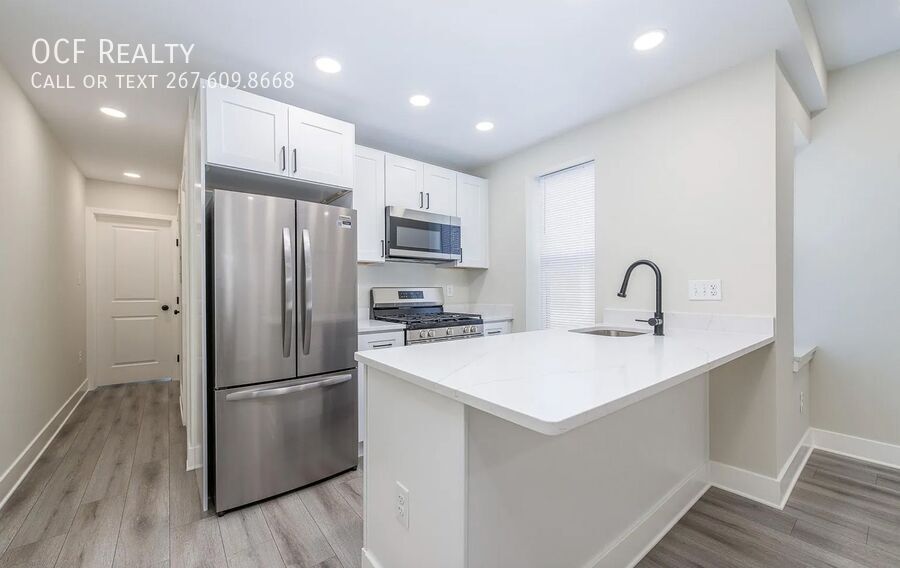 Primary Photo - 2020 S 16th St