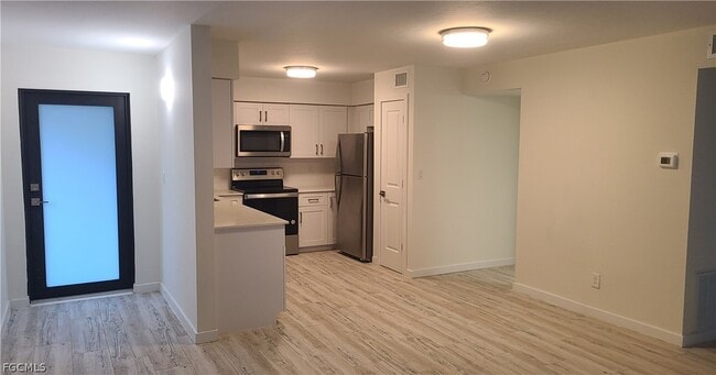 Building Photo - 2610 Providence St