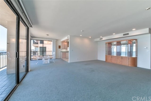 Building Photo - 727 Esplanade