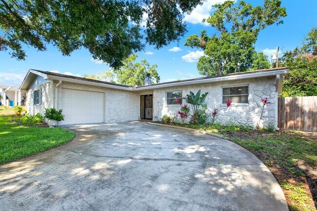 Foto del edificio - 8253 137th Ln N