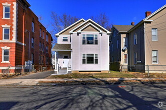 Building Photo - 92-92 Mather St