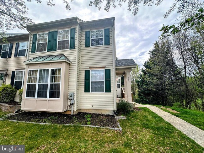 Foto del edificio - 9261 Ridgefield Cir
