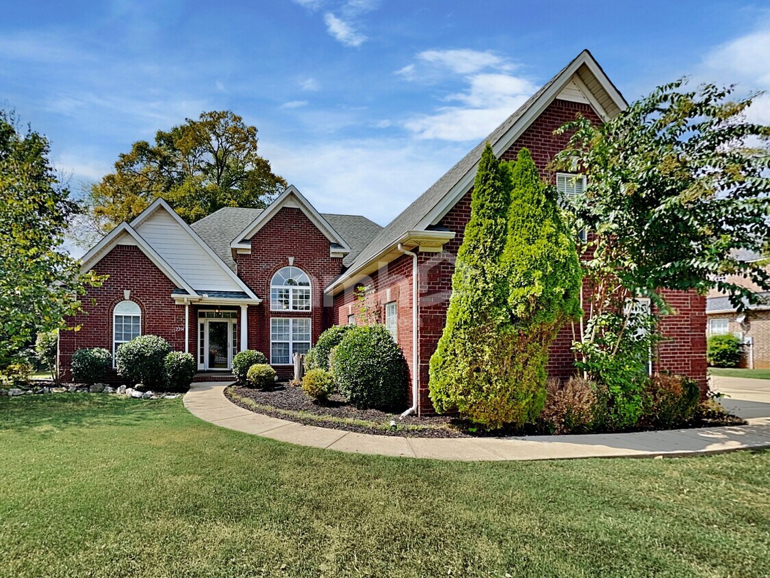 Foto principal - 2214 Saint Andrews Drive
