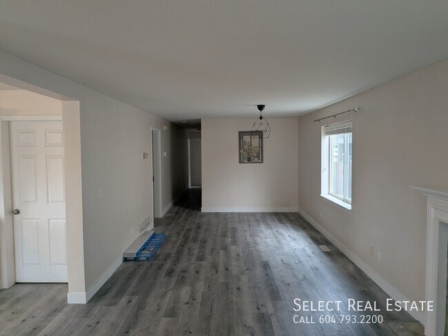 Building Photo - 5614 Kathleen Dr