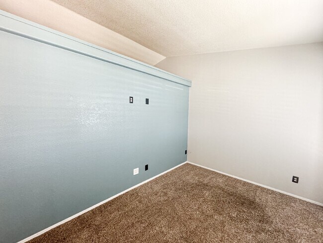 Building Photo - 4132 W Fallen Leaf Ln